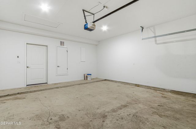 11500 SUMMER Drive B, Socorro, TX 79927
