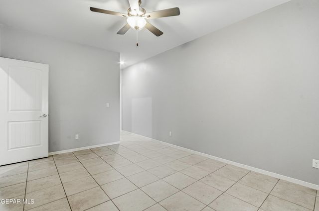 11500 SUMMER Drive B, Socorro, TX 79927