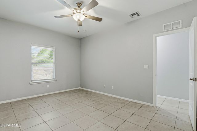 11500 SUMMER Drive B, Socorro, TX 79927
