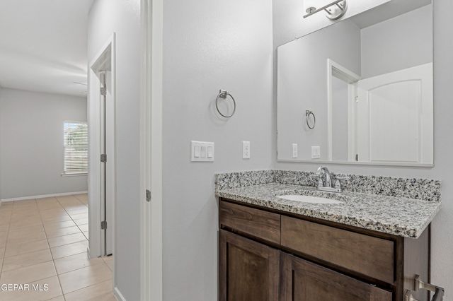 11500 SUMMER Drive B, Socorro, TX 79927