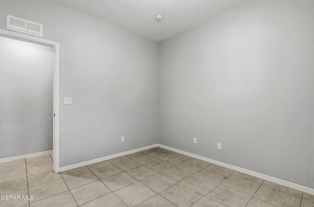 11500 SUMMER Drive B, Socorro, TX 79927