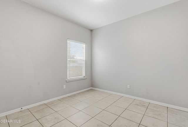 11500 SUMMER Drive B, Socorro, TX 79927