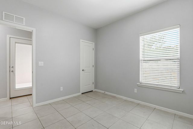 11500 SUMMER Drive B, Socorro, TX 79927