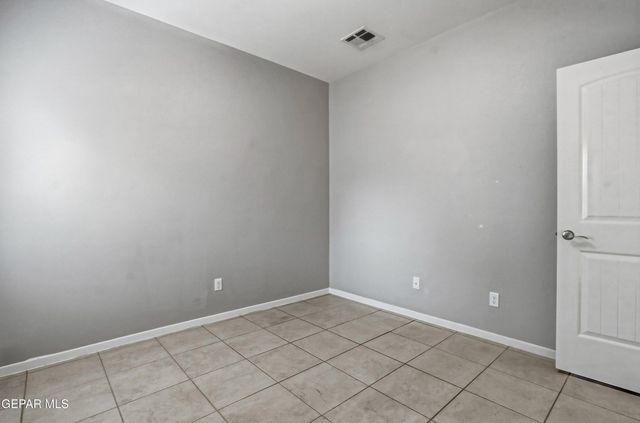 11500 SUMMER Drive B, Socorro, TX 79927