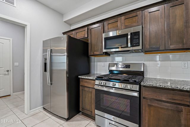 11500 SUMMER Drive B, Socorro, TX 79927