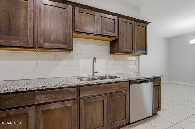 11500 SUMMER Drive B, Socorro, TX 79927