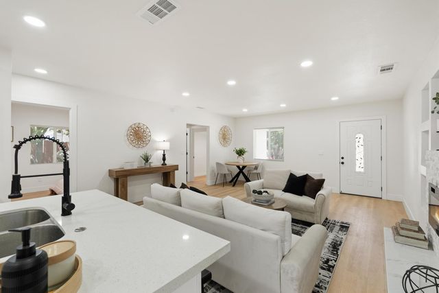 532 E Alpine Ave, Stockton, CA 95204