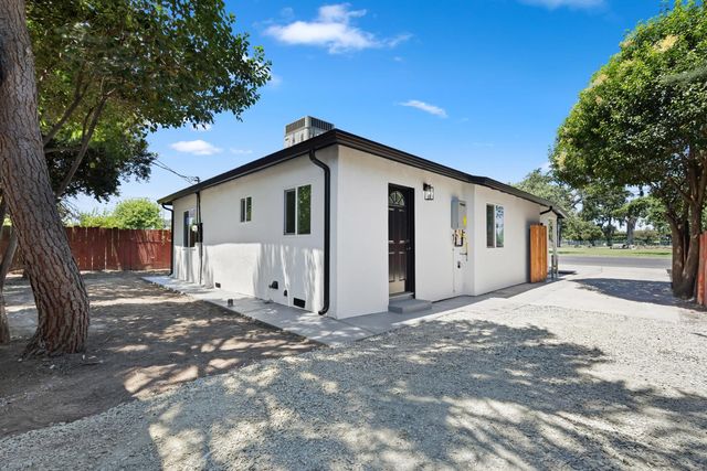 532 E Alpine Ave, Stockton, CA 95204