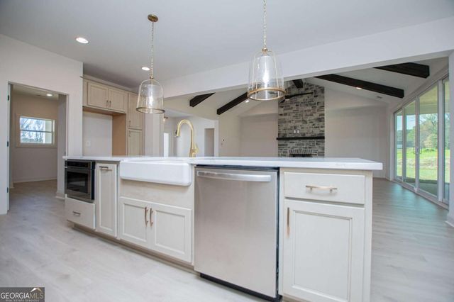 103 Red Oak Lane, Carrollton, GA 30116