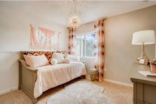 2367 SE 11th St 2367, Homestead, FL 33035