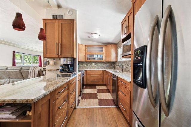 422 DUNEDIN CIRCLE, Temple Terrace, FL 33617