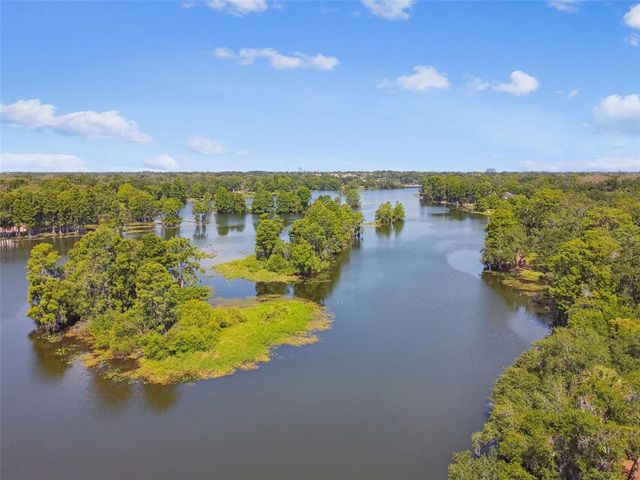 422 DUNEDIN CIRCLE, Temple Terrace, FL 33617