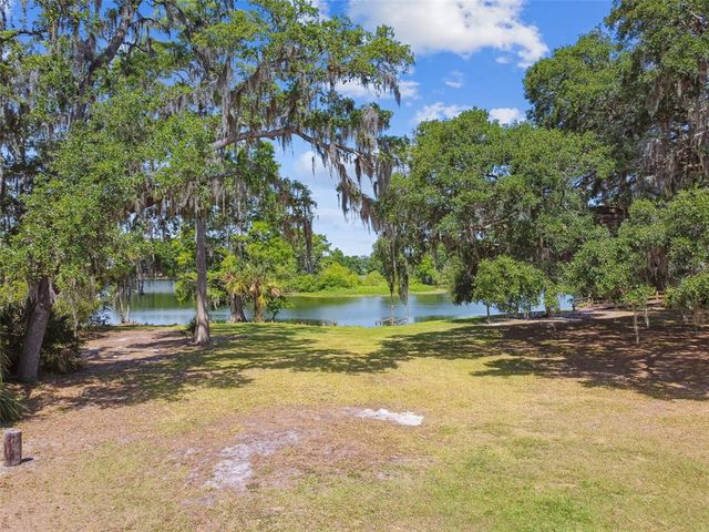422 DUNEDIN CIRCLE, Temple Terrace, FL 33617