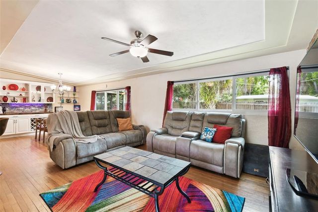 422 DUNEDIN CIRCLE, Temple Terrace, FL 33617