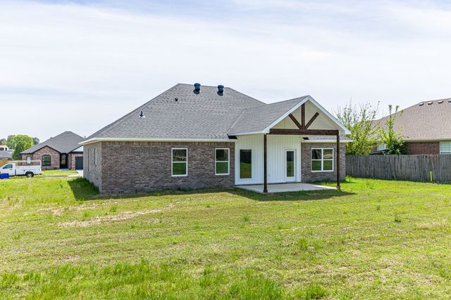 1310 Big Oak Drive, Alma, AR 72921