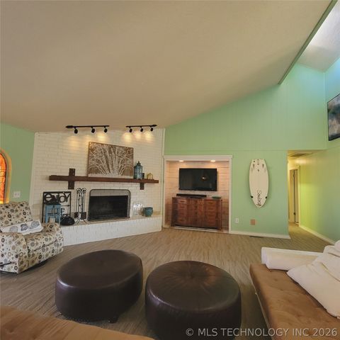 105 Lakeview Drive, Eufaula, OK 74432