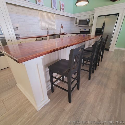 105 Lakeview Drive, Eufaula, OK 74432