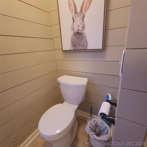 105 Lakeview Drive, Eufaula, OK 74432