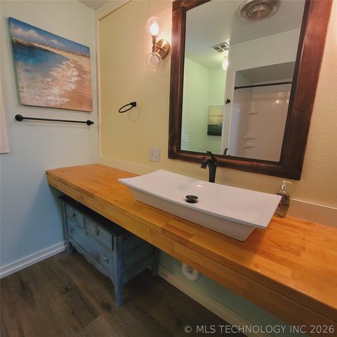 105 Lakeview Drive, Eufaula, OK 74432