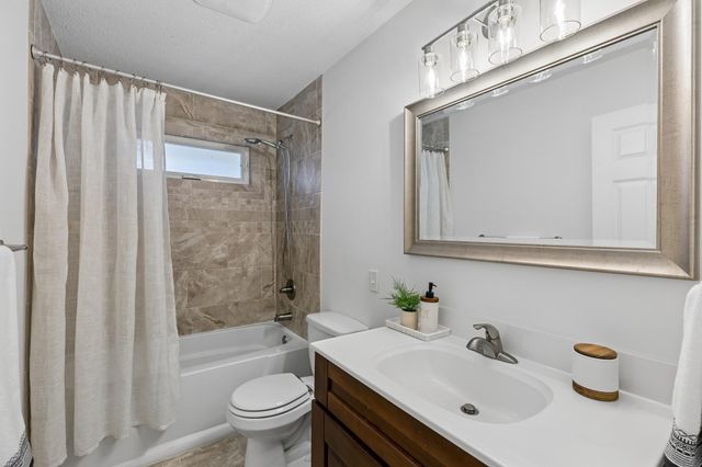 14401 Tonkadowns Drive, Minnetonka, MN 55345