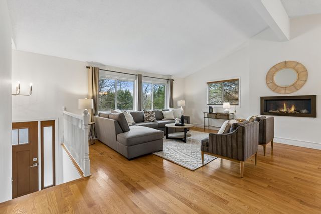 14401 Tonkadowns Drive, Minnetonka, MN 55345