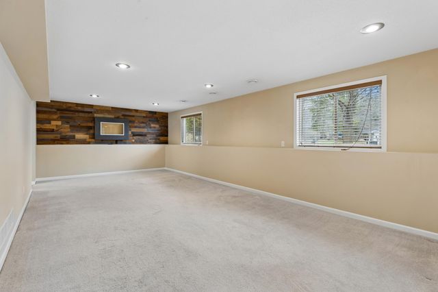 14401 Tonkadowns Drive, Minnetonka, MN 55345