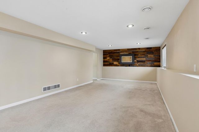 14401 Tonkadowns Drive, Minnetonka, MN 55345