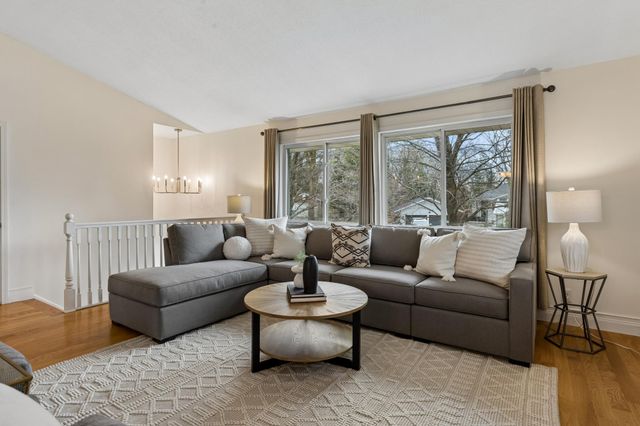 14401 Tonkadowns Drive, Minnetonka, MN 55345