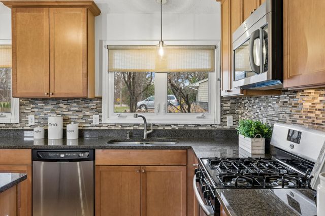 14401 Tonkadowns Drive, Minnetonka, MN 55345