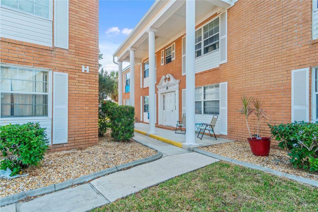 Image 2 of property listing at 4158 TAMIAMI TRAIL G2, Port Charlotte, FL 33952