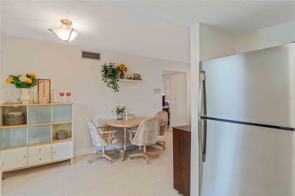 Image 19 of property listing at 4158 TAMIAMI TRAIL G2, Port Charlotte, FL 33952