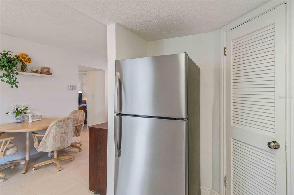 Image 20 of property listing at 4158 TAMIAMI TRAIL G2, Port Charlotte, FL 33952