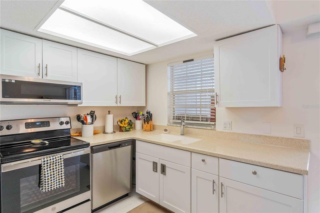 Image 22 of property listing at 4158 TAMIAMI TRAIL G2, Port Charlotte, FL 33952