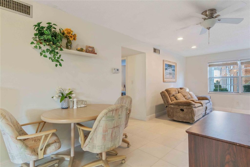 Image 23 of property listing at 4158 TAMIAMI TRAIL G2, Port Charlotte, FL 33952