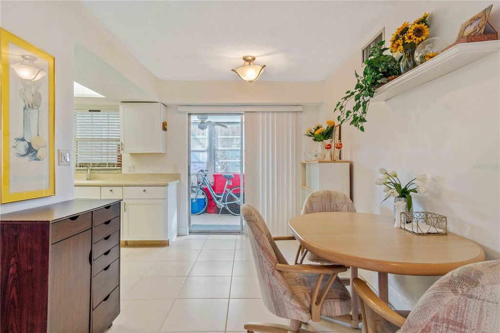 Image 24 of property listing at 4158 TAMIAMI TRAIL G2, Port Charlotte, FL 33952