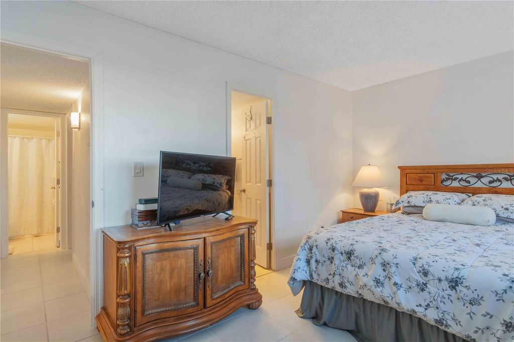 Image 28 of property listing at 4158 TAMIAMI TRAIL G2, Port Charlotte, FL 33952