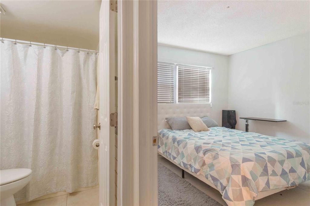 Image 30 of property listing at 4158 TAMIAMI TRAIL G2, Port Charlotte, FL 33952