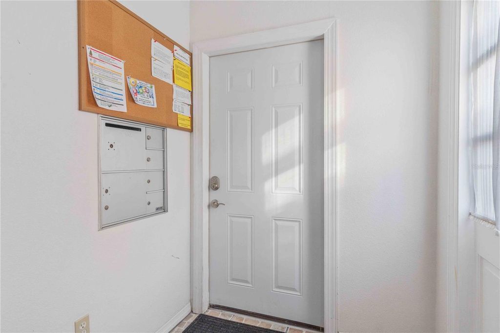 Image 6 of property listing at 4158 TAMIAMI TRAIL G2, Port Charlotte, FL 33952