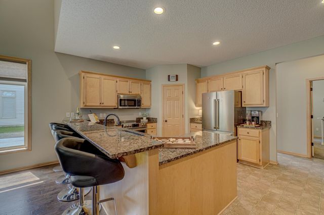 16807 Edinburg Way, Lakeville, MN 55024