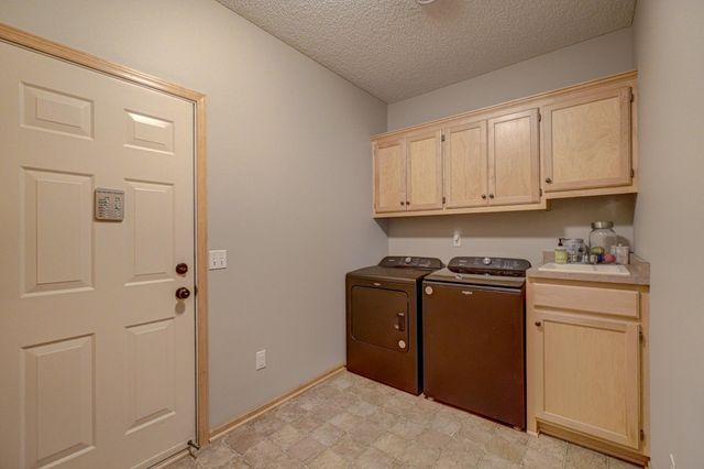 16807 Edinburg Way, Lakeville, MN 55024