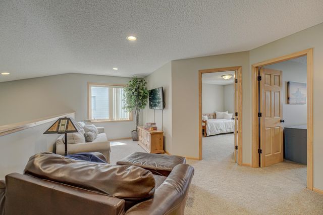 16807 Edinburg Way, Lakeville, MN 55024