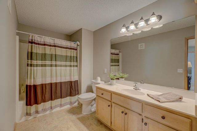 16807 Edinburg Way, Lakeville, MN 55024