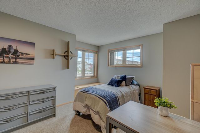 16807 Edinburg Way, Lakeville, MN 55024