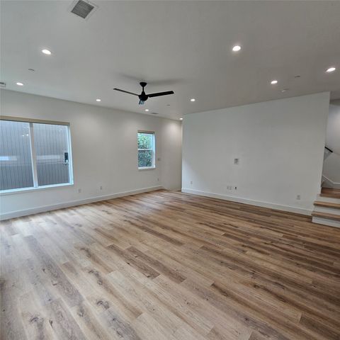 2143 Mail Avenue 105, Dallas, TX 75235