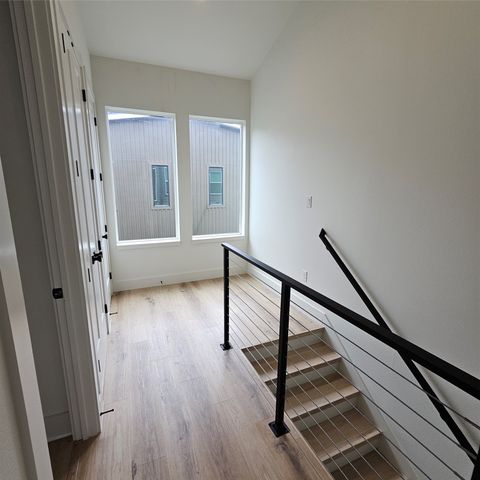 2143 Mail Avenue 105, Dallas, TX 75235