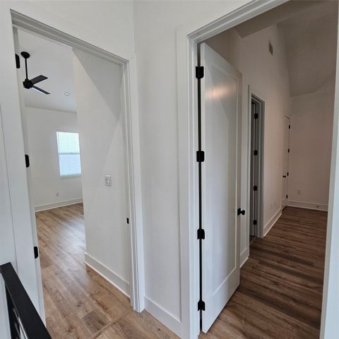 2143 Mail Avenue 105, Dallas, TX 75235