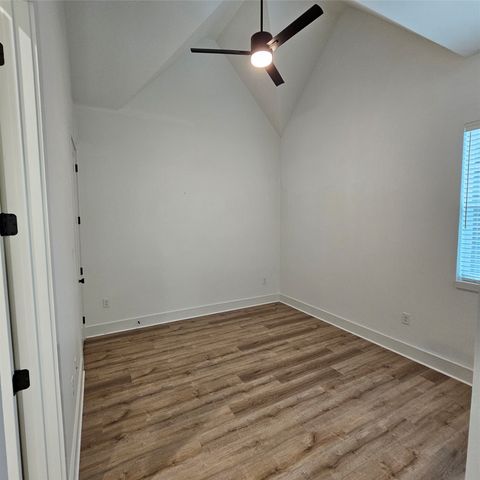 2143 Mail Avenue 105, Dallas, TX 75235