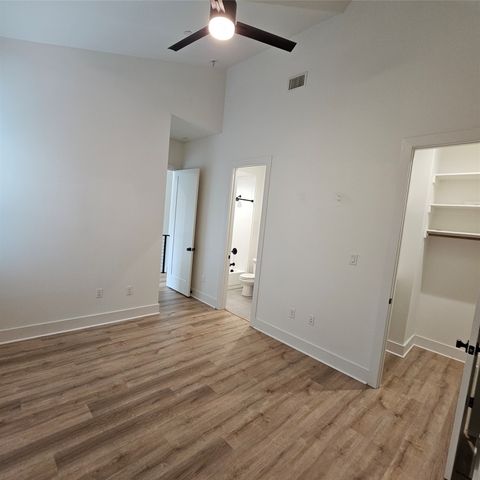 2143 Mail Avenue 105, Dallas, TX 75235