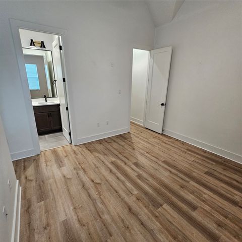 2143 Mail Avenue 105, Dallas, TX 75235