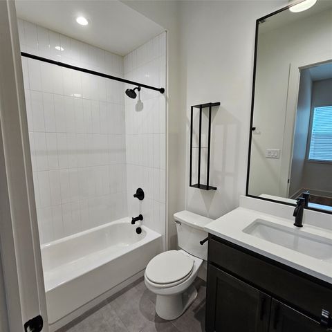 2143 Mail Avenue 105, Dallas, TX 75235